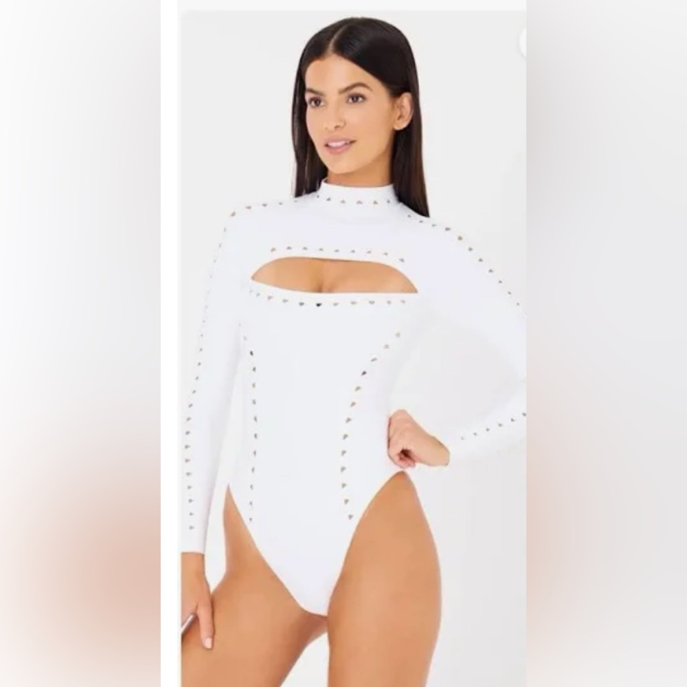GIGI C Laurel Darling White Wetsuit!‎